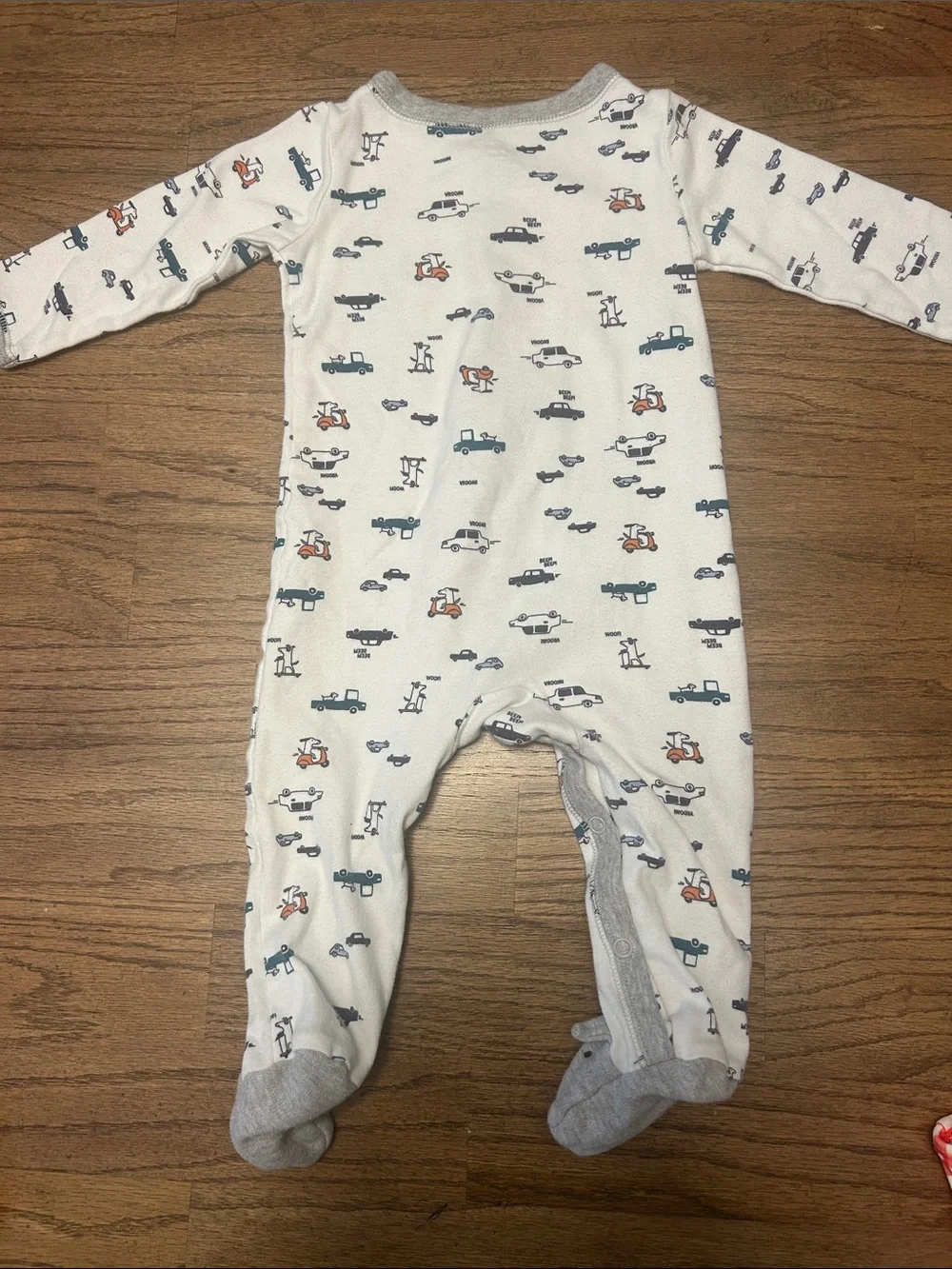 Carter’s Footie Pajamas with Car Print - White & Gray Size 9 Months